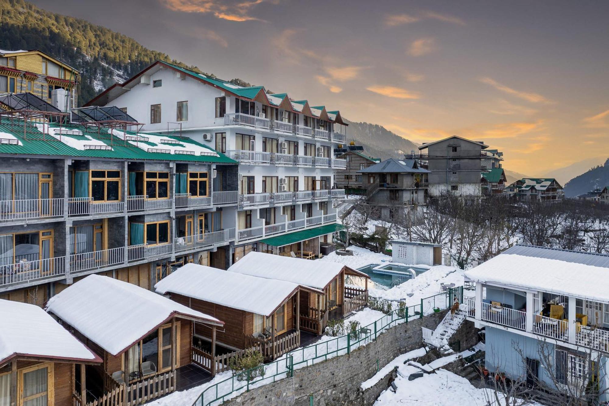 Echor Himalayan Heights Luxe Manali Hotel Buitenkant foto