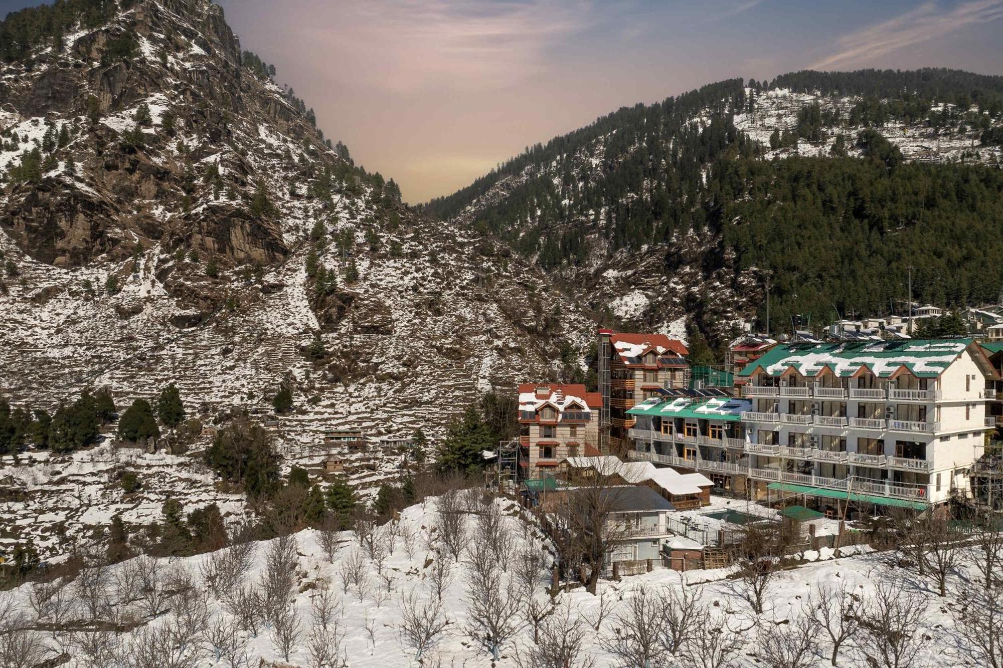 Echor Himalayan Heights Luxe Manali Hotel Buitenkant foto
